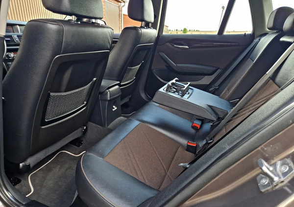 BMW X1 cena 53900 przebieg: 174000, rok produkcji 2013 z Września małe 781